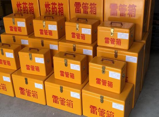 台安玻璃钢雷管箱的使用寿命一般是多少？